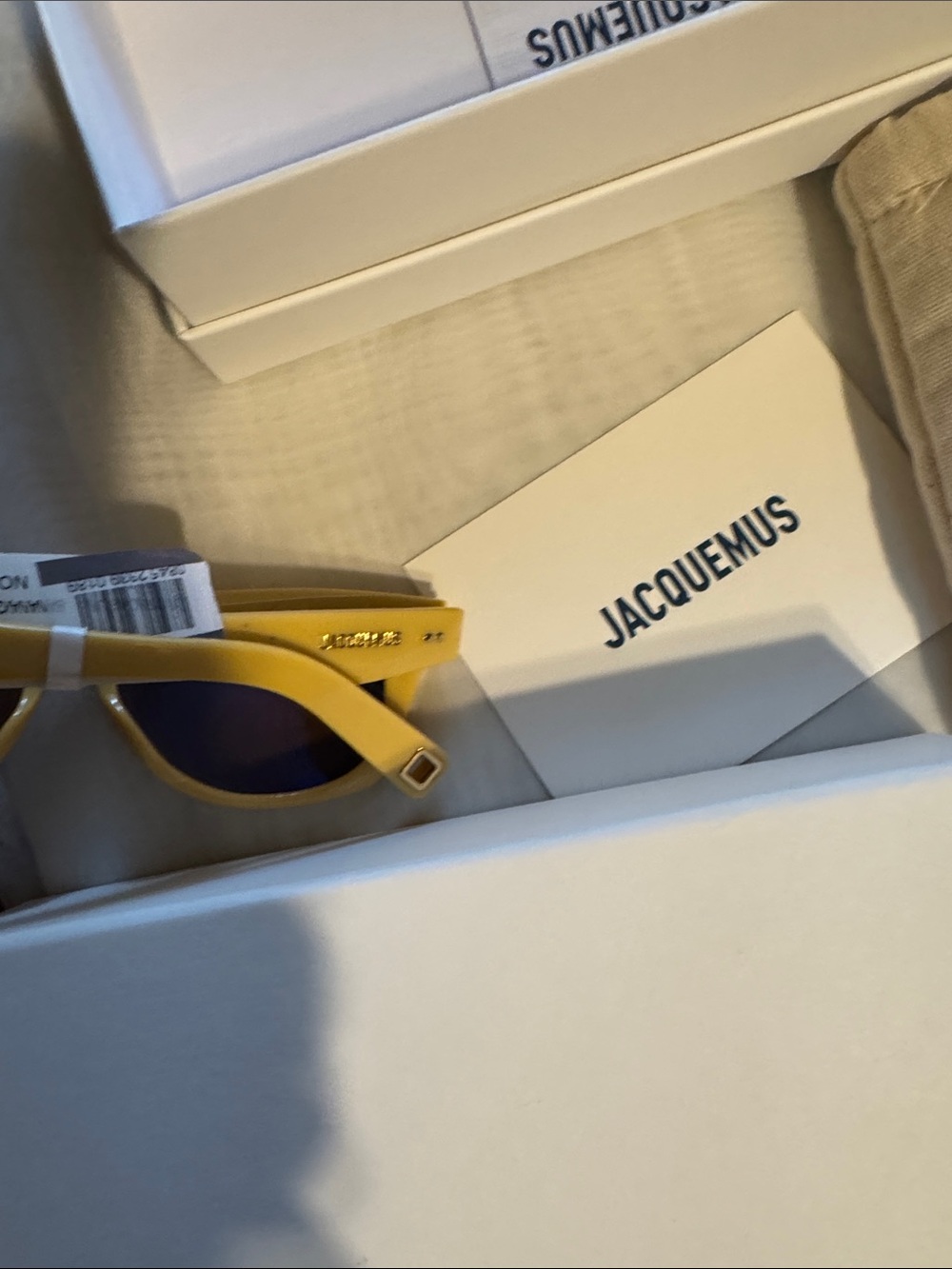 Jacquemus Cream Yellow Rectangular Sunglasses - Picture 9 of 12